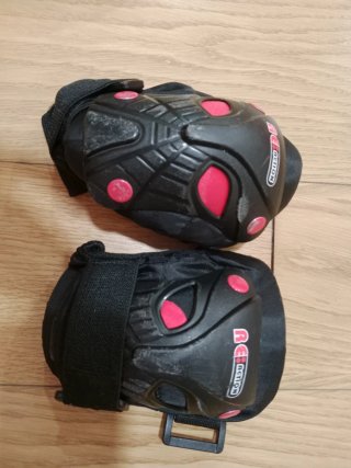 Casco y protecciones patinaje talla S jr