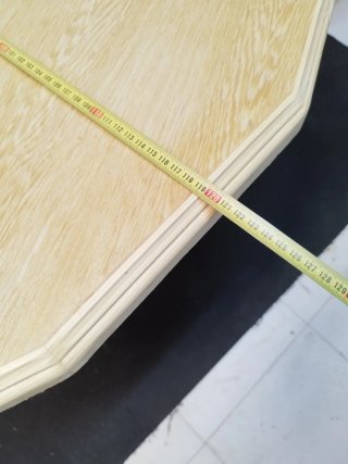 Mesa de madera octogonal