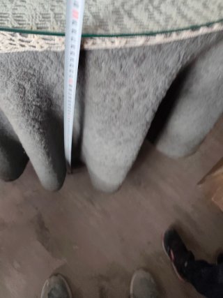 Mesa redonda con cristal y mantel