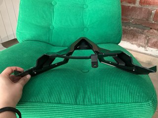 Alerón delantero fibra de carbono moto deportiva