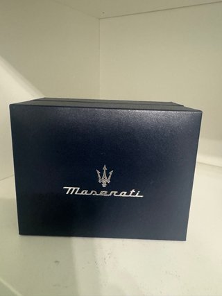 Reloj Maserati Caja y Papeles