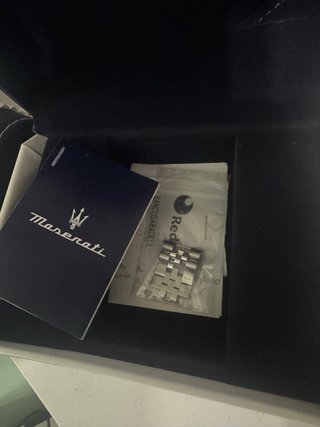 Reloj Maserati Caja y Papeles