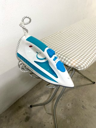 Plancha y tabla de planchar