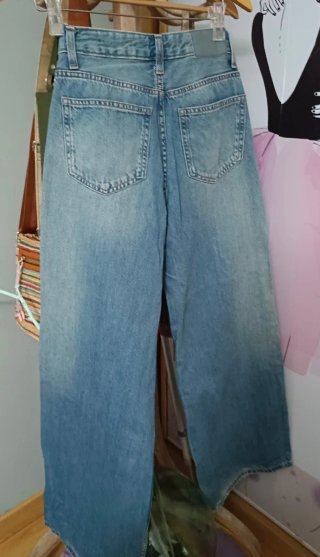 Pantalón ancho, de Bershka Talla 32