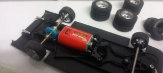 Coche Scalextric y repuestos