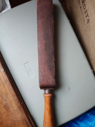 Afilador de cuero para navajas