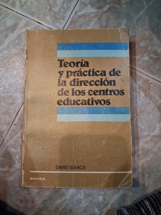 Teoría y práctica de la dirección de los centros