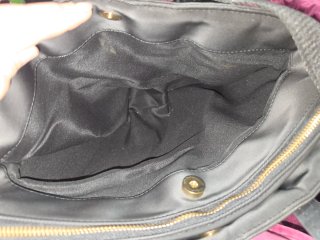 Bolso negro acolchado