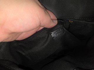 Bolso negro acolchado