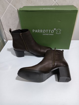 Tronchetti Parrotto marroni