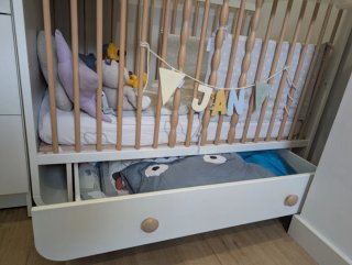 Cuna, cambiador y cajonera Ikea