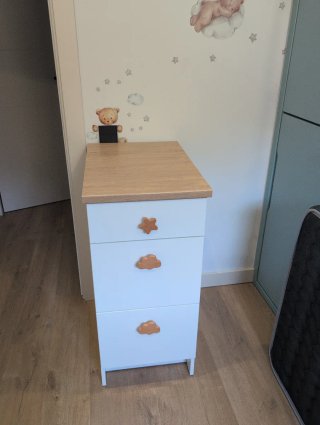 Cuna, cambiador y cajonera Ikea