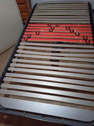 Cama articulada motorizada
