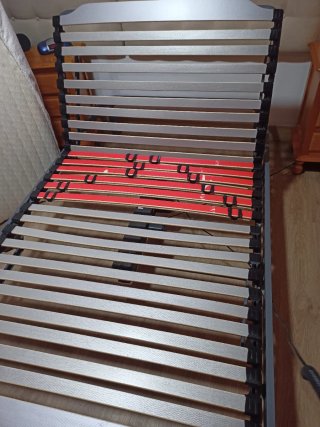 Cama articulada motorizada