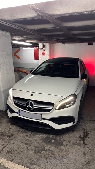 Mercedes-Benz A45 AMG 381