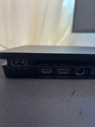 PS4 Slim 1TB Nera + 2 Controller + Giochi