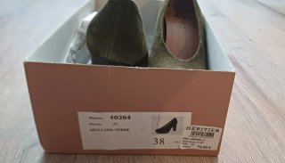 Zapatos de salón piel verde marca Giko
