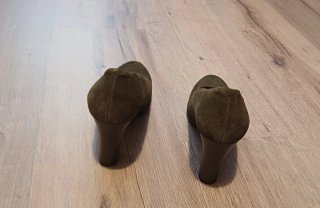 Zapatos de salón piel verde marca Giko