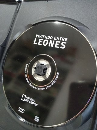 DVD Viviendo entre Leones y Orcas Depredadoras