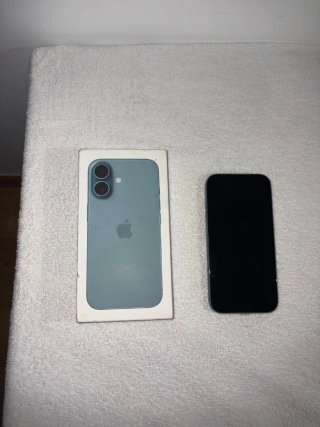 iPhone 16 Verde 128GB Poco Uso