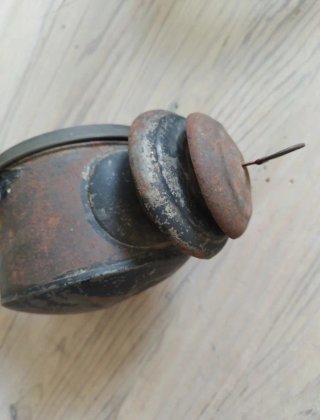 Farol antiguo de carruaje o señalización antiguo