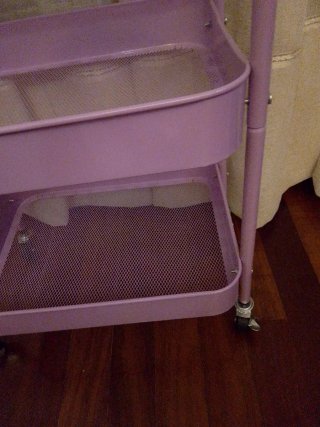Carrito lila metálico con ruedas