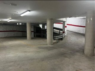 Parking para coche mediano