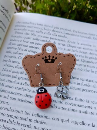 Orecchini portafortuna coccinella e quadrifoglio