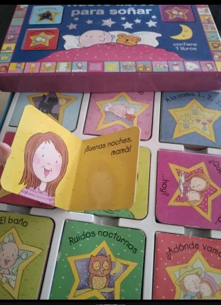 Caja con mini libros
