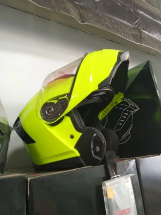Casco Amarillo Brillante