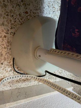 Lámpara LED de pie con lupa