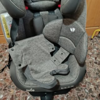 Silla de coche Joie. Desde los 0 hasta los 25kg.