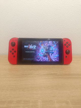 Nintendo Switch Roja + Dragon Ball Xenoverse 2