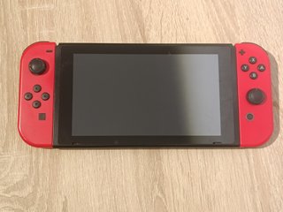 Nintendo Switch Roja + Dragon Ball Xenoverse 2