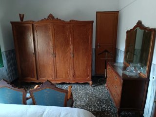Dormitorio antiguo madera maciza hecho a mano