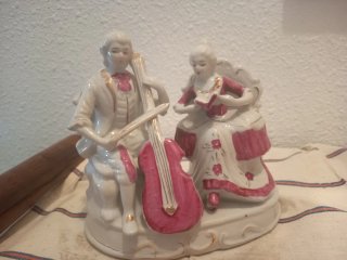 Figura de porcelana pareja música