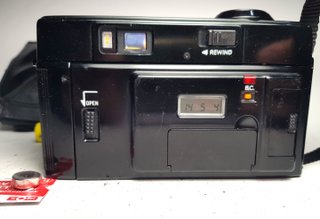 Minolta HI-MATIC AF-2MD Cámara Analógica Negra