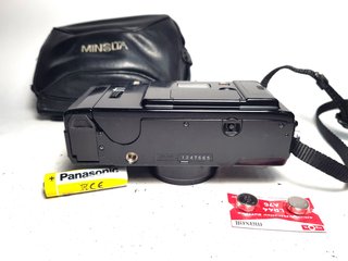 Minolta HI-MATIC AF-2MD Cámara Analógica Negra