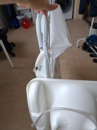 Cambiador y bañera portátil para bebé dos en uno.