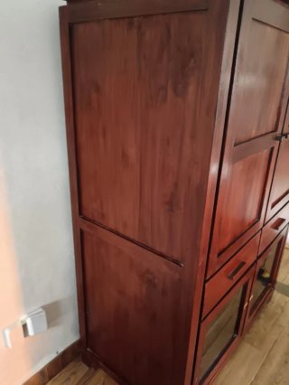 Mueble TV banak madera con puertas cristal