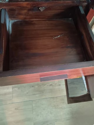 Mueble TV banak madera con puertas cristal