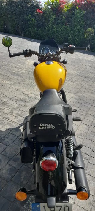 Royal Enfield Meteor 350 Negra/Amarilla