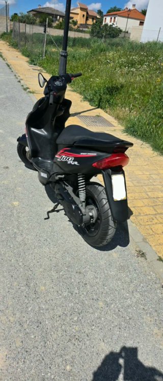 Yamaha Jog RR Negra mate/Roja