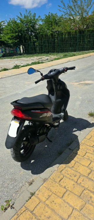 Yamaha Jog RR Negra mate/Roja