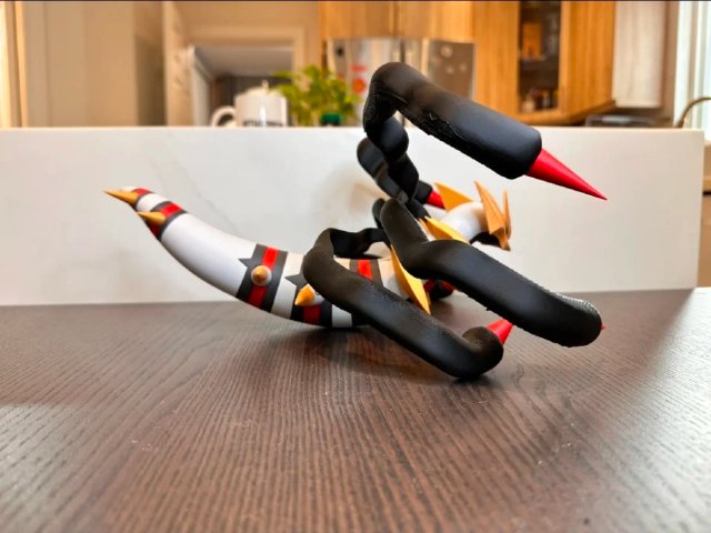 Figura Giratina Pokémon 17 cm de alto + Soporte