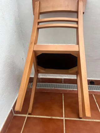 6 Sillas de madera y tela en perfecto estado,