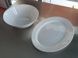 Diferentes vajillas para restaurante o bar