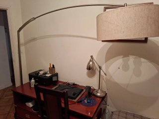 Lámpara de salón negra y marrón
