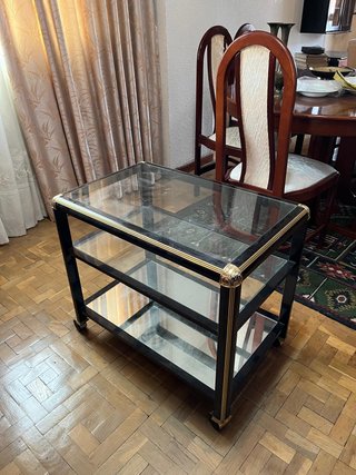 Mesa auxiliar cristal y metal con ruedas
