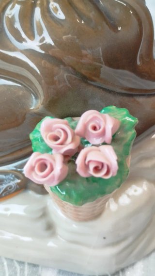 Figura de porcelana Gama mujer con pájaros